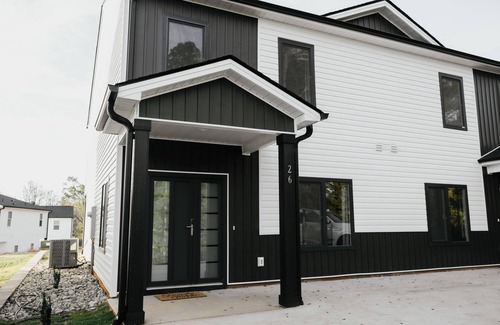 Saxon House | NEW Cozy Townhome unit 1 in Spartanburg