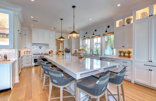 Isle of Palms House | NEW CUSTOM HOME~ 620 Ocean Blvd. Now booking! Pickleball, Bocce Ball, Putting Green, Pool/Spa