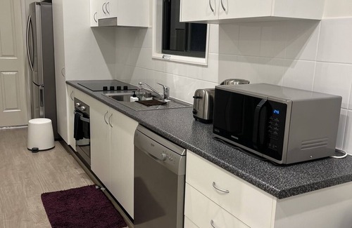 Hillsdale House | New Deluxe Guesthouse (4)