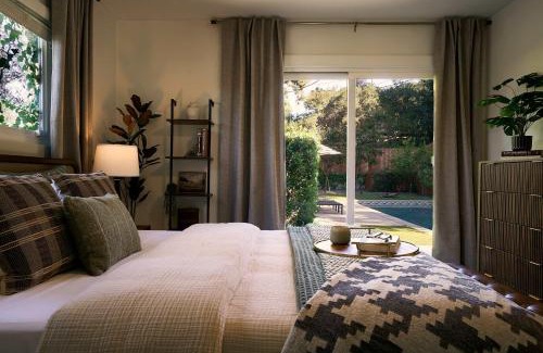 Hollywood Hills House | NEW Designer Hollywood Hills Hideaway by Universal