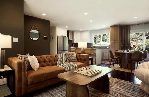 Hollywood Hills House | NEW Designer Hollywood Hills Hideaway by Universal