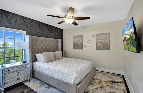 Delray Beach House | NEW Designer's Dream Delray Beach Oasis w/ Private Pool, Patio, close to Ave!