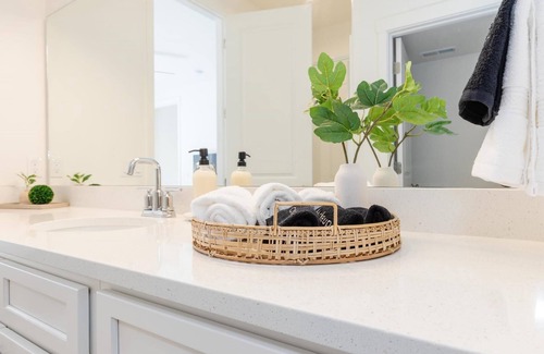 Garden City Villa | New Designer Townhome w Trailer Parking Games