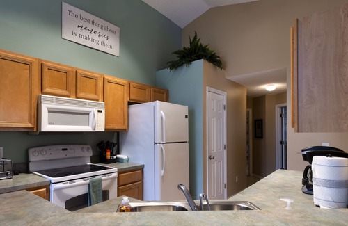 West Kissimmee Villa | !NEW DISCOUNTED RATE! perfectly located 4bed/3bath only MINUTES from Disney!