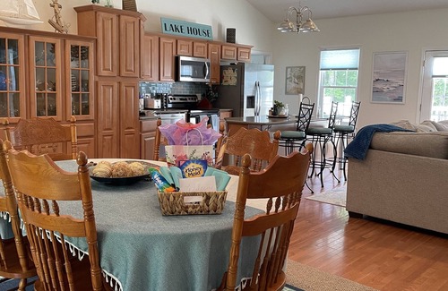Littleton House | NEW DISCOUNTS 2025 listed-Lakefront home with pool, jacuzzi, and gorgeous views!