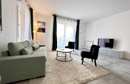 Noisy-le-Grand Apartment | !NEW! Disney/Paris - 50m RER A