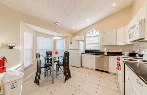 Indian Point House | New! Disney Vacation Oasis! Lake View & Heated Pool.