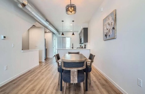 Longmont House | New Downtown Longmont Townhome Office + 2BDR