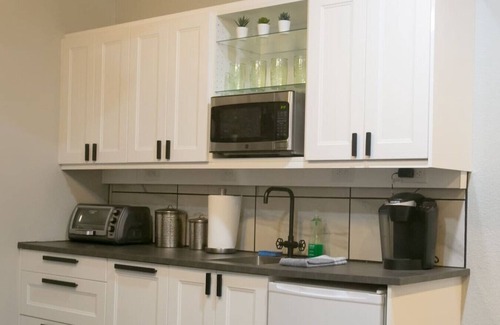 Downtown Omaha Apartment | New Downtown Modern Apartment. Near the Old Market
