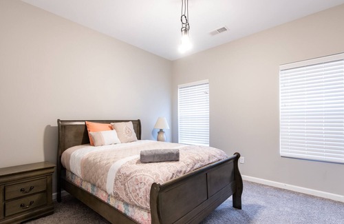 Shelby Park Apartment | NEW Downtown Prime Pet friendly stay in Louisville
