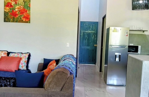 Hatillo House | New Duplex Sleeps 6-5 Mins to Dominical Beach-30 Mins to Marino Ballena N. Park