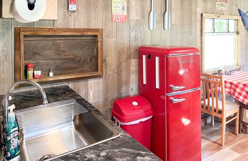 West Hickory Cabin | New! Eagle's Peak Tiny Home Near Allegheny River