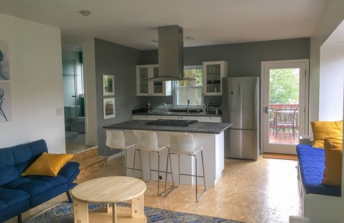 Forest Knolls Apartment | New Earth Treehouse Studio with Full Kitchen & Own Deck