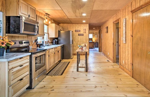 Ellijay Cabin | NEW! Ellijay Cabin w/ Hot Tub, Near Carters Lake!