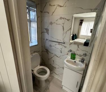 Peterborough Apartment | New England House Ensuites - Whole
