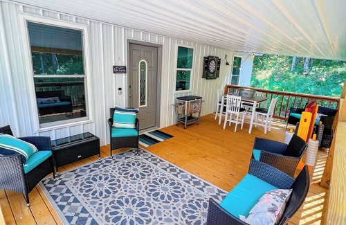 Bronston House | New! Escape at Echo Point with SwimSpa! 2 King Beds- 5 min from boat ramp