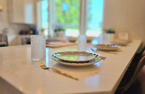 Post Falls House | New! EV Charger, Private