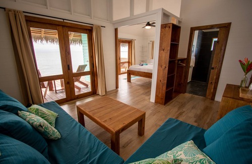 Isla Solarte House | (NEW!) Exclusive Overwater Bungalow Experience - Glass Floor, Free Breakfast