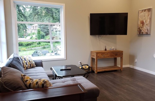 West Kelowna Estates Apartment | New executive Carriage Home LICENSE # 9175