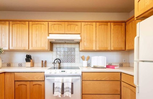 Santa Fe House | NEW! Exquisite 2BR Casita | Hacienda by Here