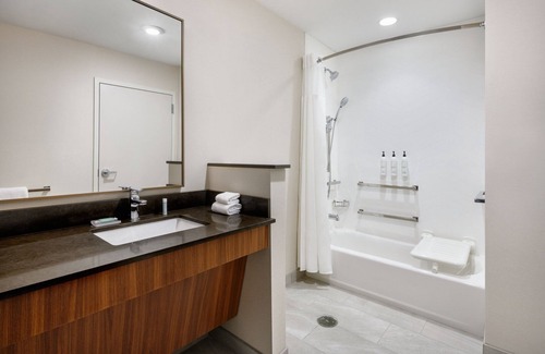Millenia Hotel | NEW - Fairfield Inn & Suites by Marriott Orlando at Millenia