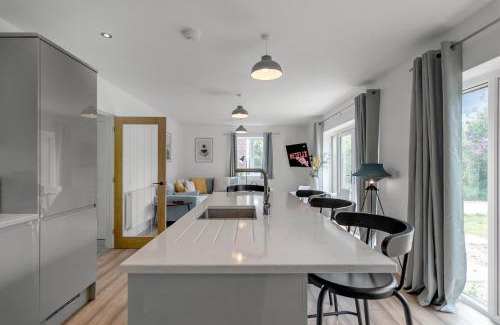 Norwich House | New Family & Contractor Home Lyhart Rd