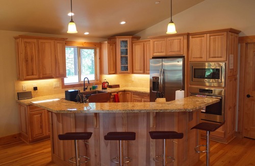 Tahoe Island House | New ~* Family Oriented *~ House, 30+ Days