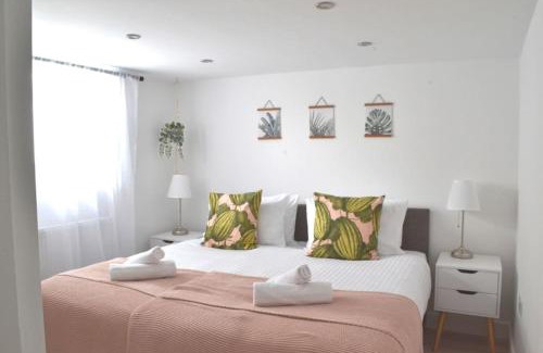 Luton Apartment | New Flat near Luton Airport FREE PARKING