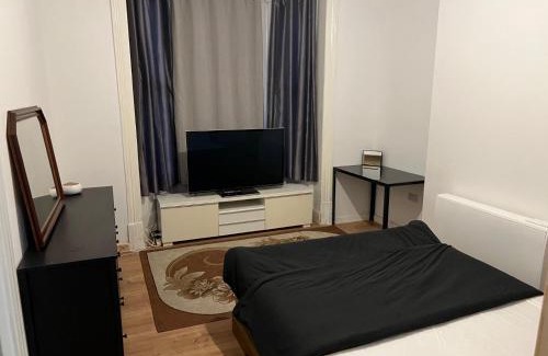 Walsall House | New flat, own bathroom, sitting room & large bedroom - Walsall