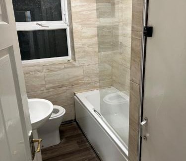 Walsall House | New flat, own bathroom, sitting room & large bedroom - Walsall