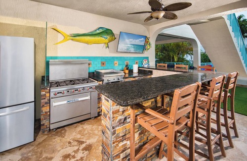 Marathon Villa | New Florida Keys Vacation Rentals- Beach House on Sombrero Beach Dock Pool 6 bed