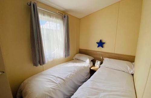 New Forest District House | New Forest Bees Holiday Home, Bashley