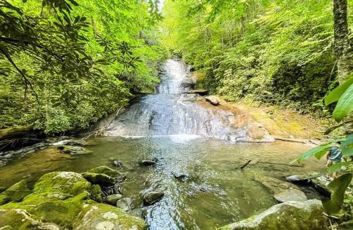 Glenville Villa | NEW FOREST COTTAGE W/GRILL & DECK:HIKE, FISH, GOLF