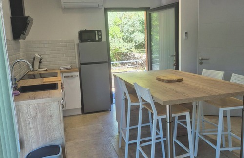 Saint-Martin-de-Valgalgues House | New house in the heart of the Cevennes Gardoise.
