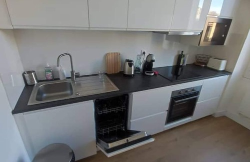 Les Cinq Avenues Apartment | New, fully-equipped, air-conditioned T2