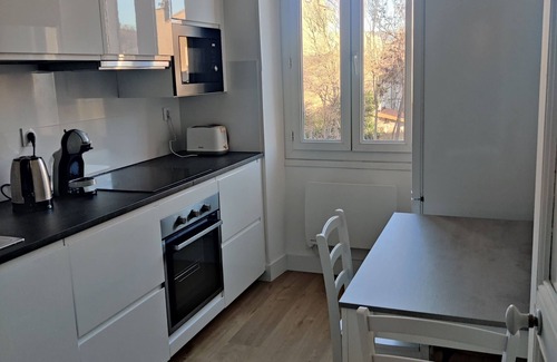 Les Cinq Avenues Apartment | New, fully-equipped, air-conditioned T2