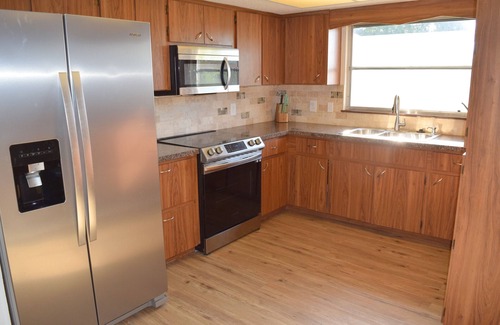 Englewood House | NEW! Gated 2/2 Single-family Guest House! 13 mins to Englewood Beach!