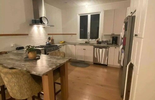 Bala Cottage | New Gorgeous Family Cottage on Butterfly Lake minutes to Port Carling