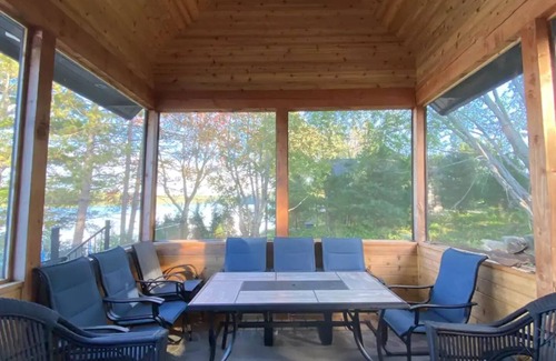 Bala Cottage | New Gorgeous Family Cottage on Butterfly Lake minutes to Port Carling