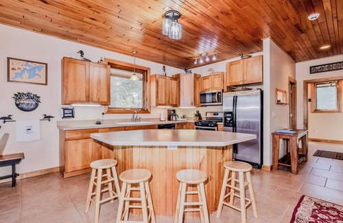 Minocqua House | New! Gorgeous Lake House with screen porch! Amazing Views!
