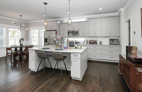 North Charlotte House | NEW! Gorgeous Quiet Convenient Craftsman Family Friendly ~Pets Allowed~