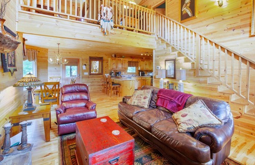 Hiawassee House | New Gourmet Kitchen, 210 great reviews n 3 levels for privacy2 fireplaces,hottub