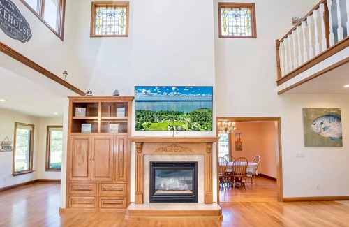 Houston House | NEW Grand Lake Lakefront Home With Boatdock - Sleeps 12