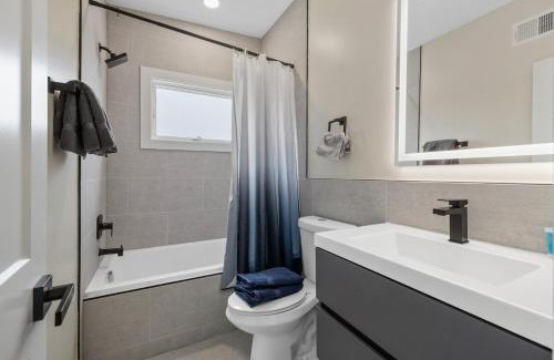 Columbia Heights Apartment | NEW Great Duplex Near Metro