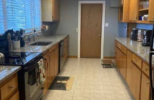 New Hampton Cabin | New Hampton Riverview cabin~Jacuzzi!Firepit!Dogs Welcome!nSki! Hike! Explore!