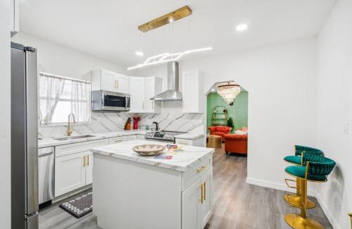East Little Havana Apartment | NEW! Havana Nights Villa ! Walk to Calle Ocho!