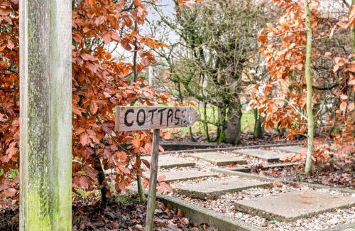 Municipality of Noord-Beveland Apartment | NEW Hello Zeeland - Cozy Country Cottage