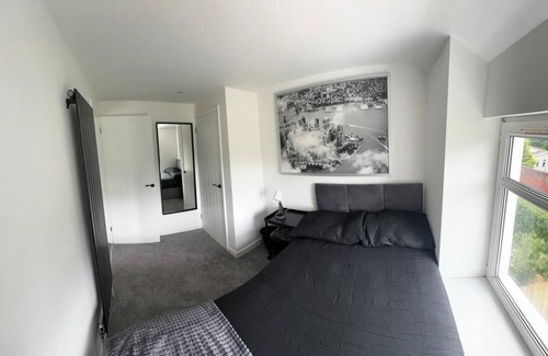 Dowlais House | New High Spec 3 Bedroom Holiday Home