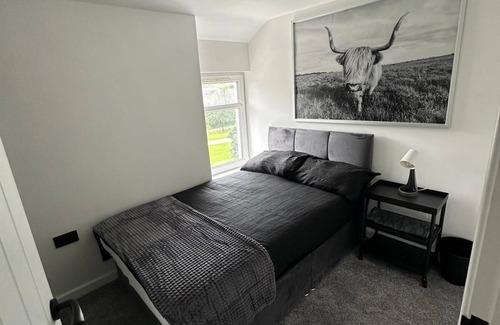 Dowlais House | New High Spec 3 Bedroom Holiday Home
