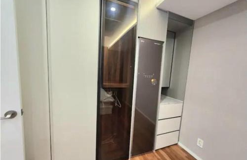 Seocho-dong Apartment | New highend residence near nambu bus terminal 방1 거실1 더블침대2개